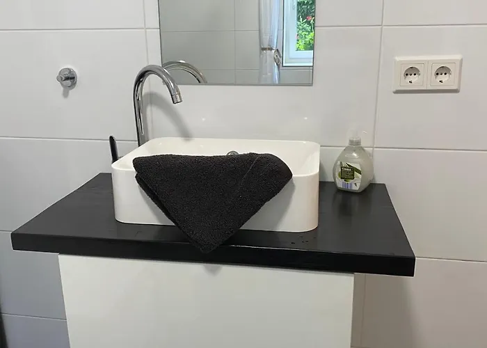 Felix Am Radweg Im Naturschutzgebiet Semesterbostad